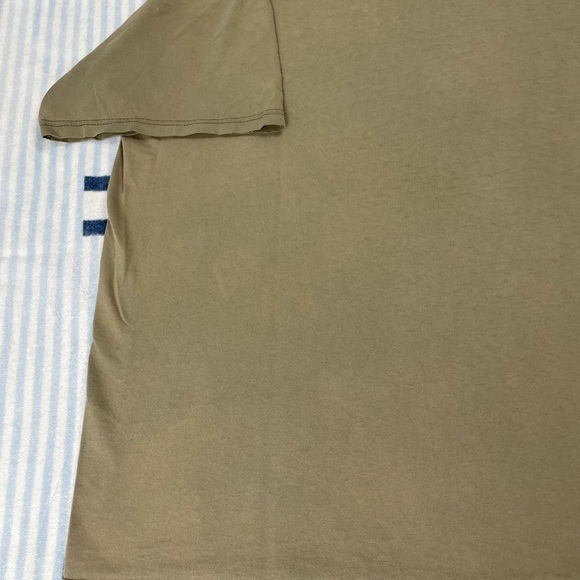 Vintage distressed Nike embroidered swoosh tan short sleeve tee shirt - Picture 15 of 16